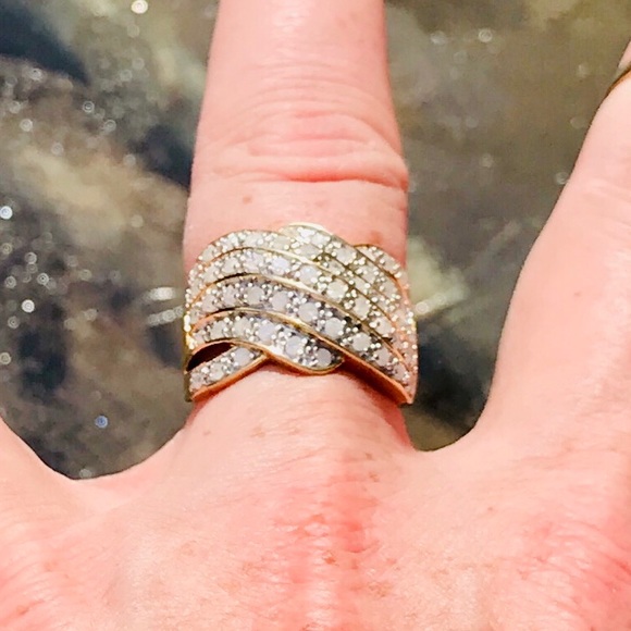 Jewelry - NWOT 👛 2.04 CTW OF WHITE DIAMOND RING